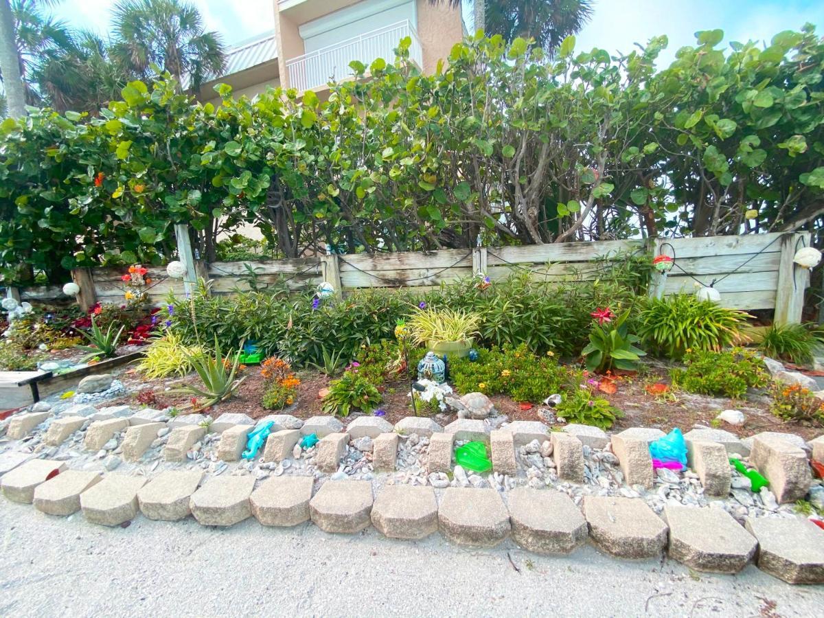 Belleair Beach Nautical Watchアパートホテル エクステリア 写真