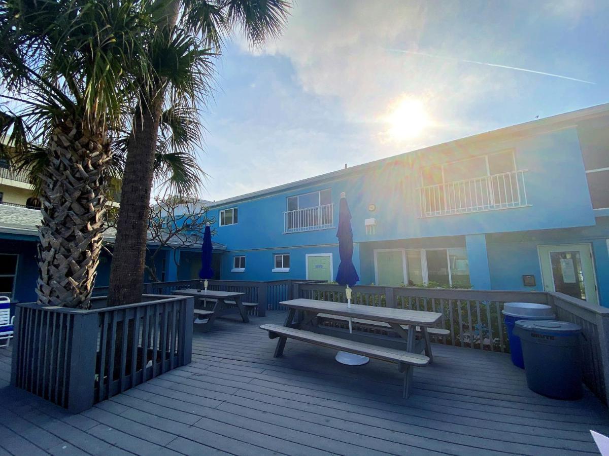 Belleair Beach Nautical Watchアパートホテル エクステリア 写真