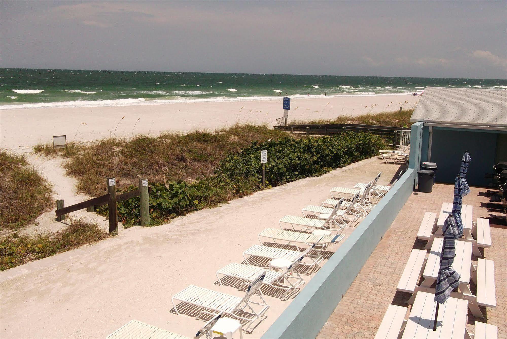 Belleair Beach Nautical Watchアパートホテル エクステリア 写真